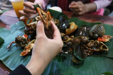 yengeçler karabiber, deniz ürünleri karabiber, Endonezya gıda | Asya gıda