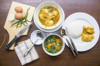 Yumurta soya sosu, tavuk soya sosu, Opor Ayam, tavuk suyu, Endonezya gıda | Assian gıda