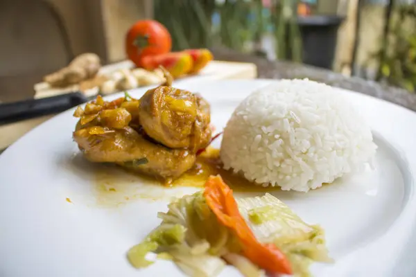 Tavuk Soya Sosu Ile Pirinç Tavuk Yiyecek Endonezya Gıda Asya — Stok fotoğraf