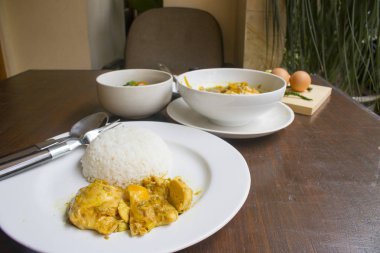 Yumurta soya sosu, tavuk soya sosu, Opor Ayam, tavuk suyu, Endonezya gıda | Assian gıda