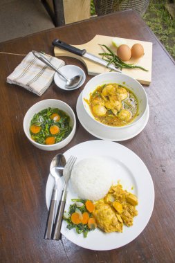 Yumurta soya sosu, tavuk soya sosu, Opor Ayam, tavuk suyu, Endonezya gıda | Assian gıda