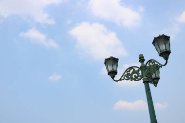 Vintage lamba, Historial Yogyakarta, Endonezya gökyüzü, ışık direkleri Endonezya şehir | Asya gökyüzü