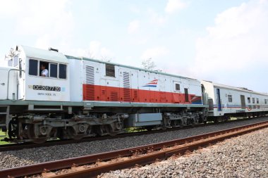 Endonezya dili, tren ulaşım, tren demiryolu, Jogja şehir tren | Tren Asyalı