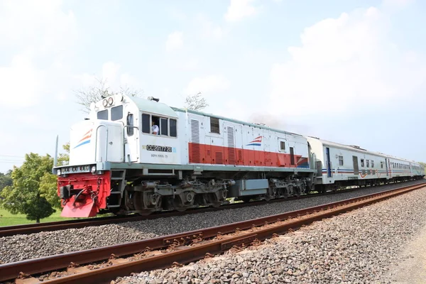 Endonezya dili, tren ulaşım, tren demiryolu, Jogja şehir tren | Tren Asyalı
