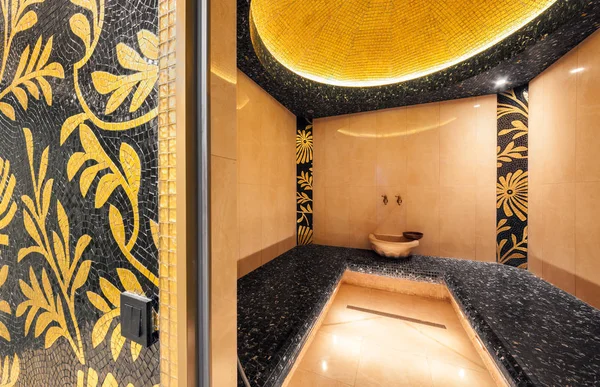 Moskova - Nisan 2014: İç Güzellik Merkezi ve Spa Territoriya Türk Buhar Banyosu