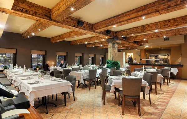 MOSCÚ / RUSIA - ENERO 2015 Restaurante paquistaní "Gandhara". El interior moderno . —  Fotos de Stock