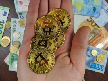 Geleneksel kağıt para ve para birimleri yerine madencilik ve yarıya bölüşerek zengin olup bitcoin ve diğer kripto para birimlerine yatırım yapmak