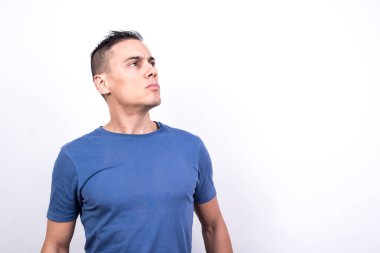 Kendine güvenen adam