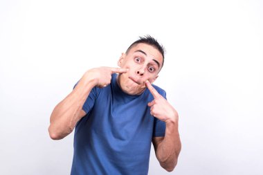 Dalga geçmeyi adam.