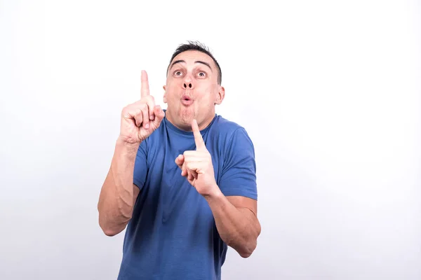 Dalga geçmeyi adam.