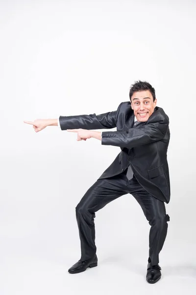 Homem Sorrindo Terno Apontando Para Copiar Espaço Fundo Branco Corpo — Fotografia de Stock