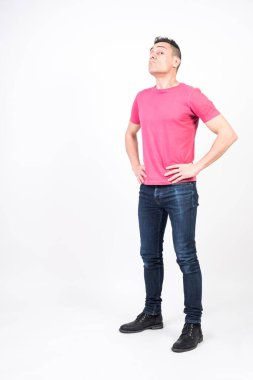 Uyanık adam. Beyaz arkaplan, tüm vücut