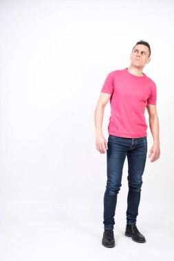 Güvenilmez bir beyaz geçmişi var. Tüm vücut