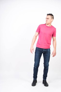 Güvenilmez bir beyaz geçmişi var. Tüm vücut