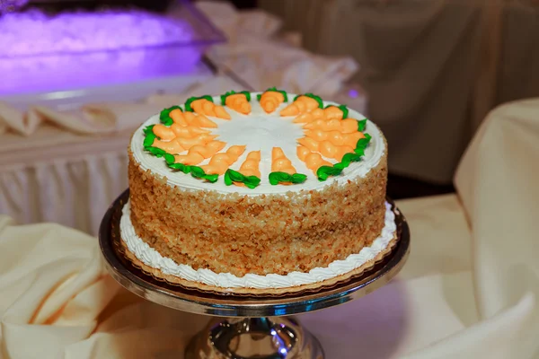 Elegantes doces de arranjo de eventos de luxo. mesa de sobremesa decoração de casamento — Fotografia de Stock