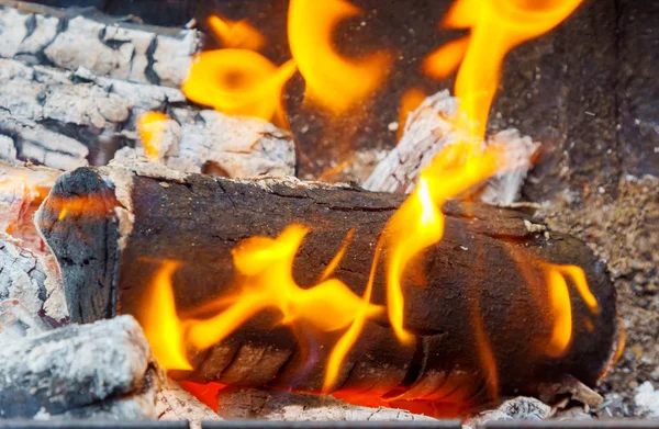 Fuego de madera Primer plano — Foto de Stock
