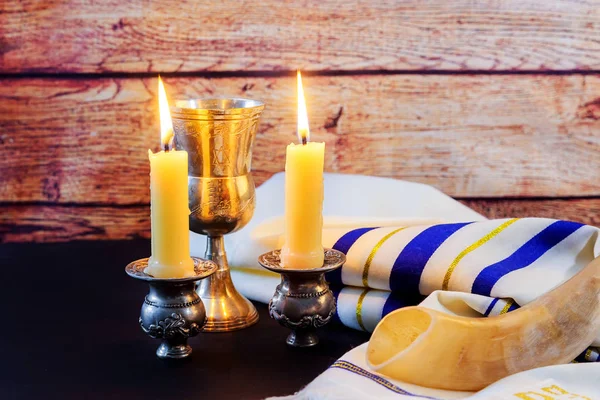Festa ebraica Hanukkah Composizione festiva per su sfondo scuro — Foto Stock