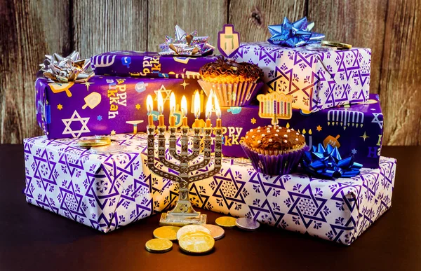 Judiska högtiden hanukkah firande talliten vintage menorah — Stockfoto