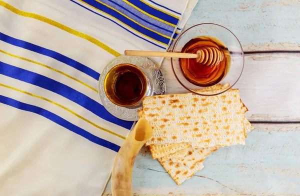 Joodse vakantie matzoh Pascha brood torah — Stockfoto