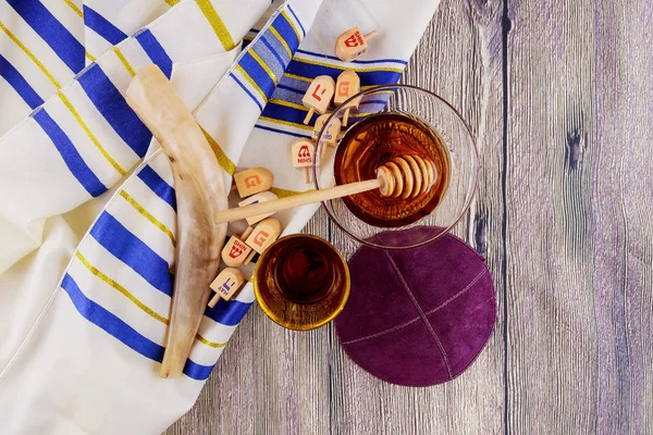 Joodse symbool Rosj Hasjana vakantie matzoh Pascha brood torah — Stockfoto