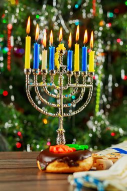 Yahudi tatil sembolü Hanukkah menorah ile arka plan