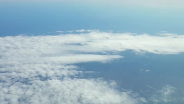 Vista dal finestrino dell'aereo, blu oceano — Video Stock