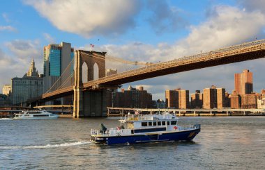 New york city, brooklyn Köprüsü ve manhattan skyline