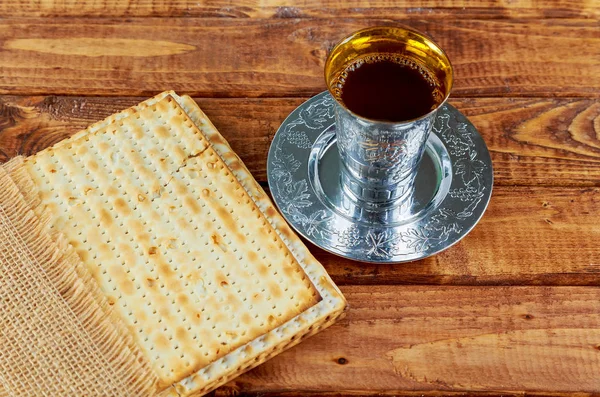 Matzoh jüdisches Passahbrot Tora — Stockfoto