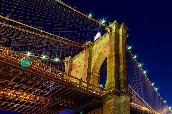 在黄昏的布鲁克林大桥 — 图库照片