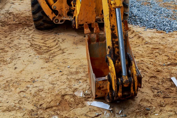 黄色的挖掘机装载机施工现场用凸起桶 — 图库照片