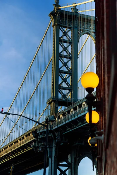 Manhattan bridge de blauwe schaduw, New York — Stockfoto