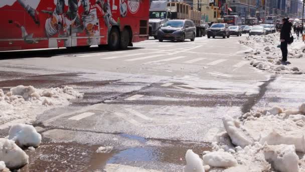 NEW YORK CITY - 16 mars 2017 Neige abondante à l'avenue, New York, Manhattan , — Video