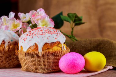 Güzel geleneksel Paskalya kek kulich