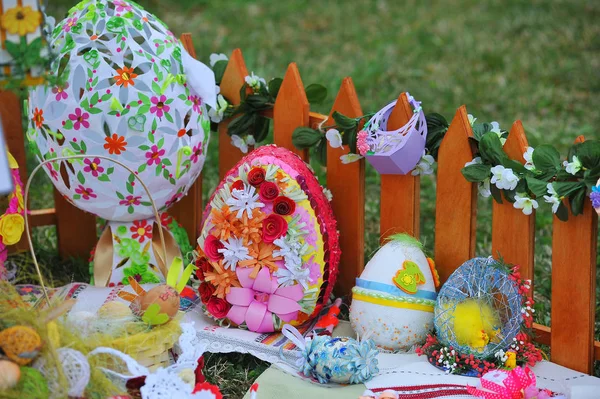06 de abril de 2017 Exposição de ovos de Páscoa em Uzhgorod na Ucrânia — Fotografia de Stock