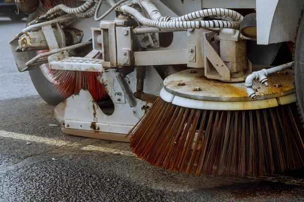 Parte de um veículo de limpeza de ruas . — Fotografia de Stock