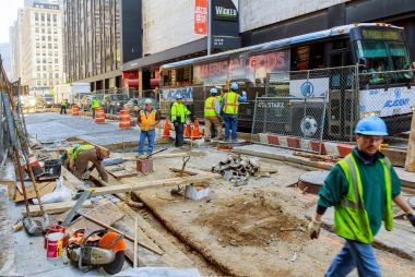 New York City, Amerika Birleşik Devletleri - 04, 2017: Yol İnşaatı ve Manhattan'ın yol çalışmaları