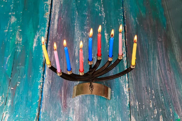 Zsidó ünnep a Hanukkah menorah, hagyományos tállítot — Stock Fotó