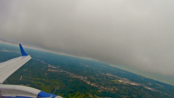 Natürliche Hintergrundansicht des Himmels aus dem Flugzeug — Stockvideo