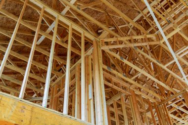 Yeni bir inşa sopa ev yapım aşamasında