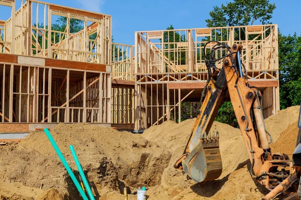 Casa Inacabada Ainda Construção Conceito Construção Escavadora Cava Novo Edifício — Fotografia de Stock