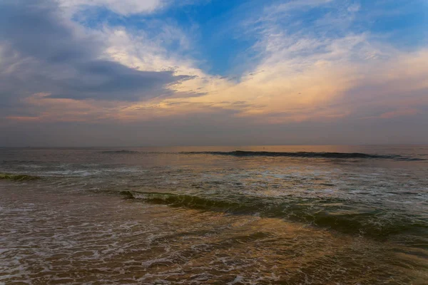 Fundo Paisagem Marinha Com Nuvens Ondas Nascer Sol Pôr Sol — Fotografia de Stock