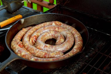 Ateşli sosis ızgara neon ışık gece sokak gıda Market ile Satıyoruz Barbekü için ekran,