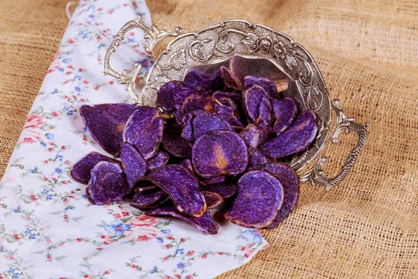 Sweet potato,candy striped beet and blue potato chips. — Stock Photo, Image