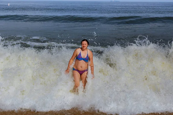 Young Woman Running Water Beautiful Woman Floating Ocean Great Waves — 스톡 사진