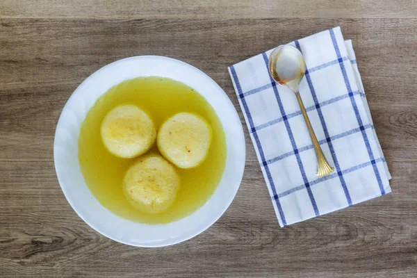 Sup Bola Matzah Tradisional untuk Paskah Yahudi — Stok Foto