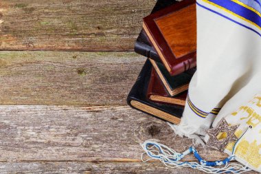 Dua şal - Tallit, Yahudi dini sembolü.