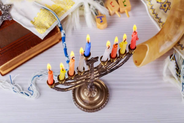 Judisk helgdag hannukah symboler - menorah — Stockfoto