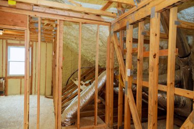 Plastik yalıtım yeni bir ev yeni bir çatı yalıtım modunda yeni bir ısınma ev üzerinde köpük