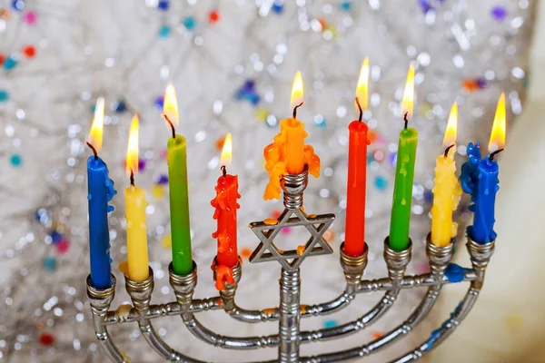 La fiesta judía hannukah símbolos - menorah —  Fotos de Stock