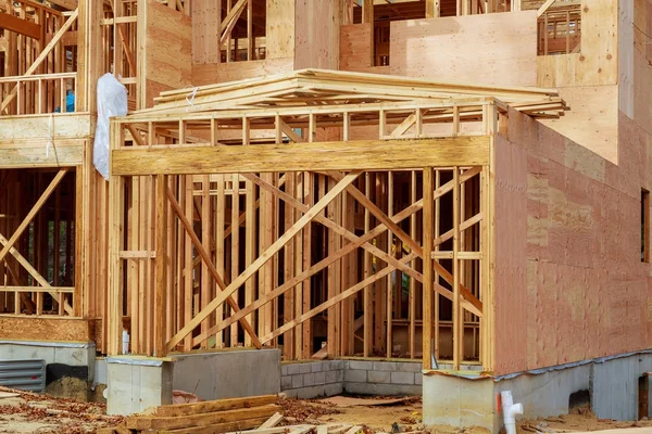 Construção de telhado de madeira, para casa, construção de casa — Fotografia de Stock